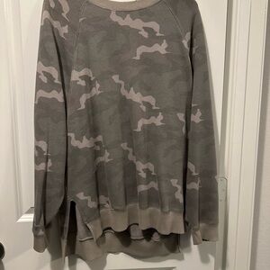 American Eagle Outfitters Light Gray Camouflage Top